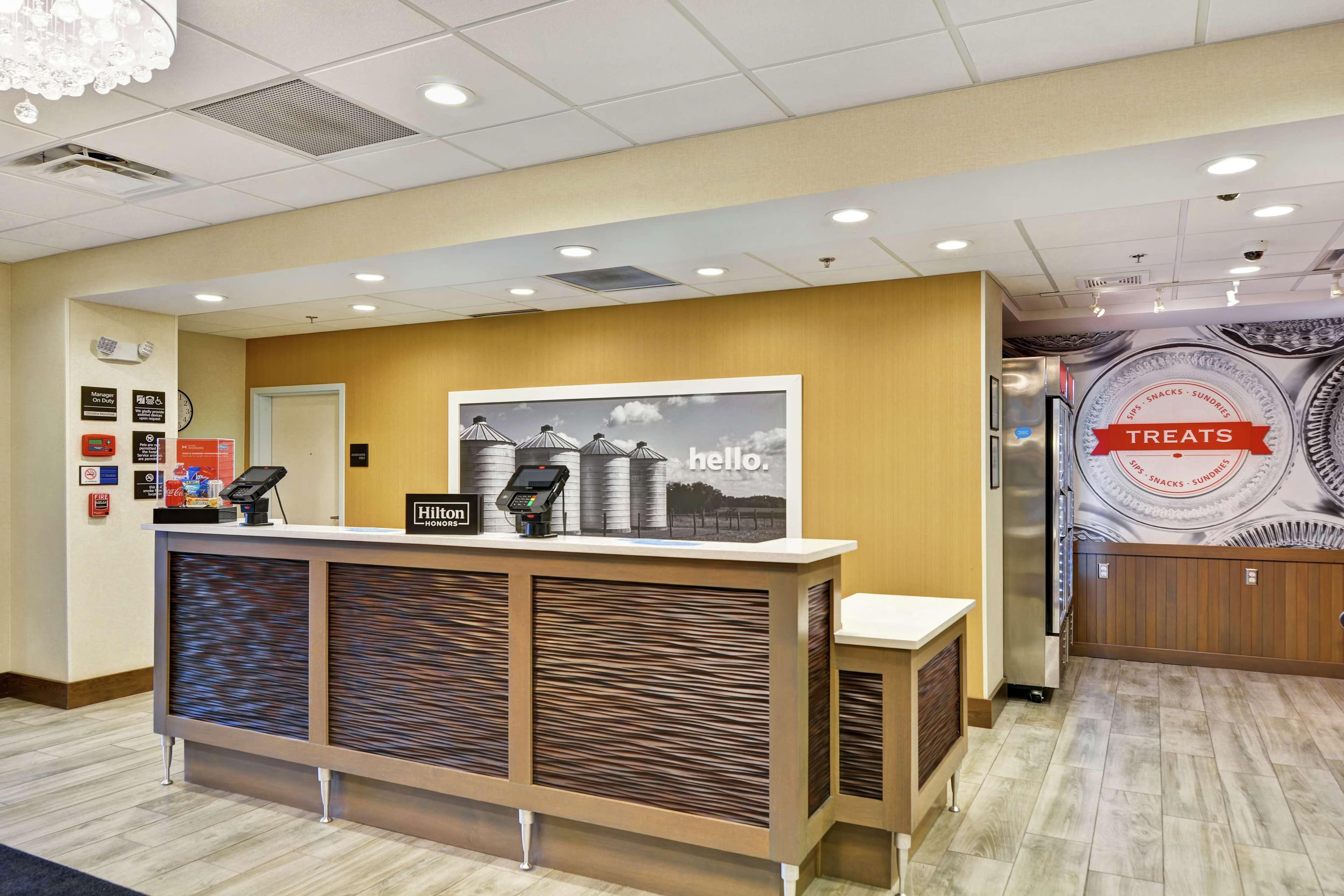 Hampton Inn Suites Ashland, Ohio Bagian luar foto